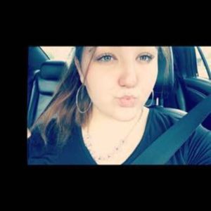 Meet your Posher, Briana